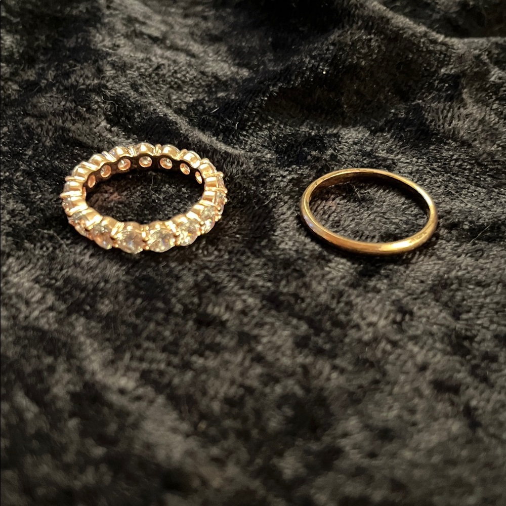 2 bands.   Rose gold and imitation diamonds